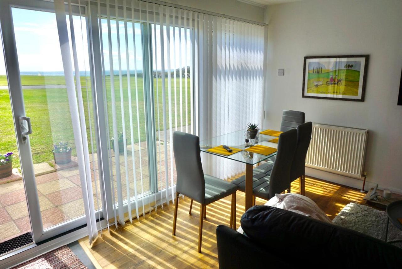 Seaview Self-Catering Coastal Bungalow In Rural West Wight Freshwater Luaran gambar
