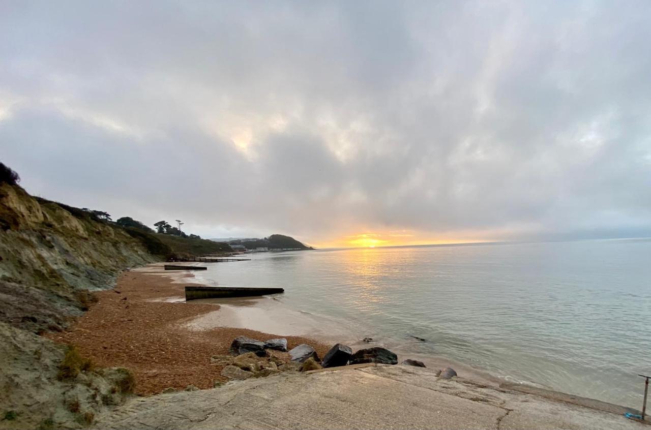 Seaview Self-Catering Coastal Bungalow In Rural West Wight Freshwater Luaran gambar