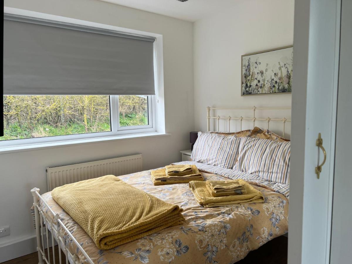 Seaview Self-Catering Coastal Bungalow In Rural West Wight Freshwater Luaran gambar